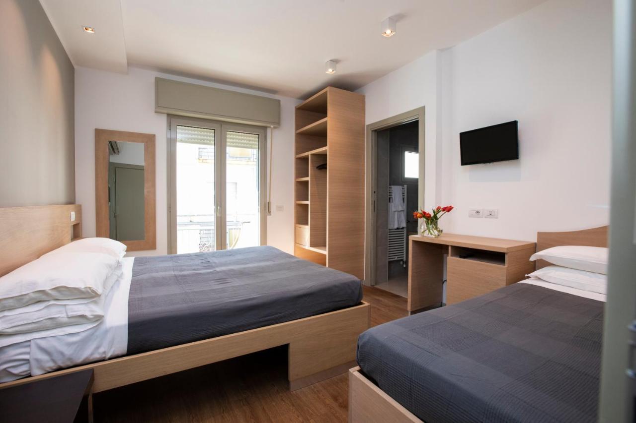 Hotel Liane Riccione Buitenkant foto