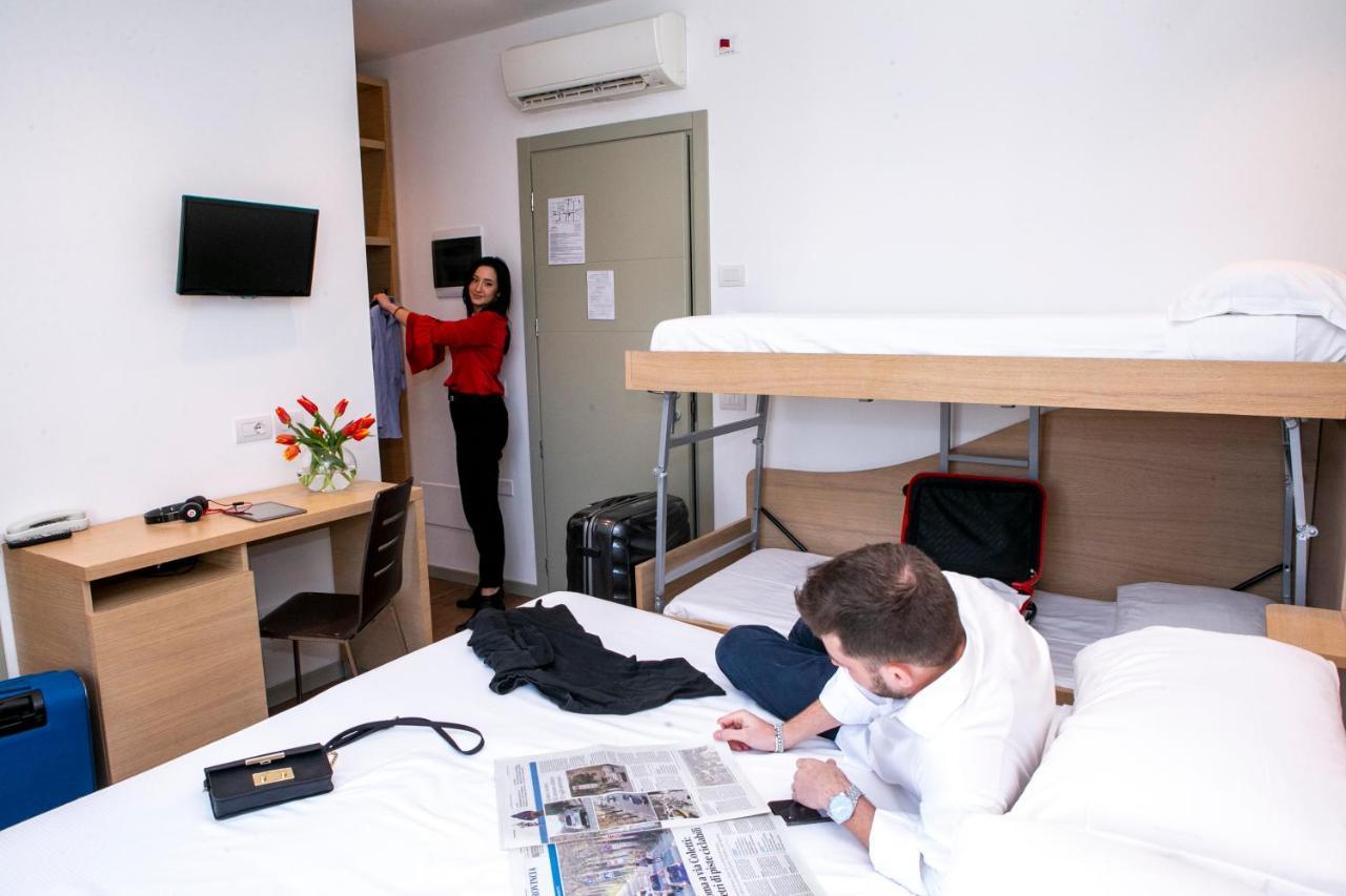 Hotel Liane Riccione Buitenkant foto