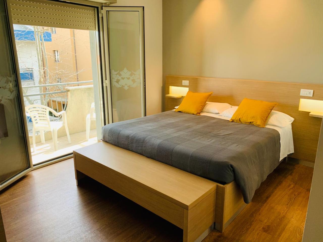 Hotel Liane Riccione Buitenkant foto