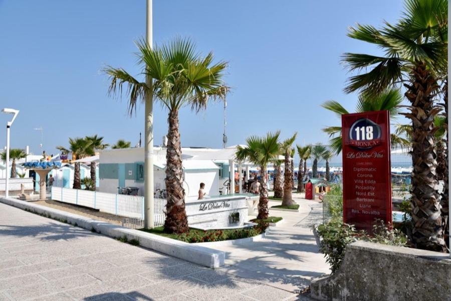 Hotel Liane Riccione Buitenkant foto